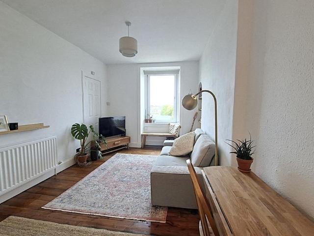 Apartment for rent in Wardie, Trinity
