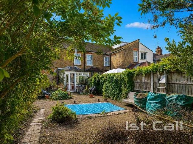 Flat for sale in Southend City Centre Neighbourhood, Alton Barnes