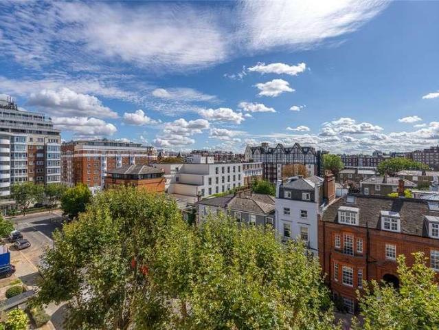 Flat for sale in St. John's Wood, Greater London
