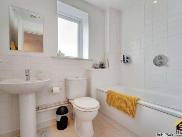 Flat for sale in Castle, Bedford