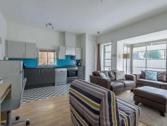 Flat for sale in Ratcliffe, Limehouse