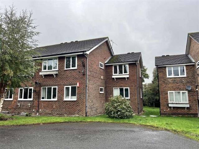 Flat for sale in Glossop, High Peak