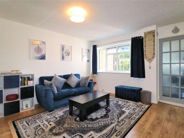 Flat for sale in Sheerwater, Woking