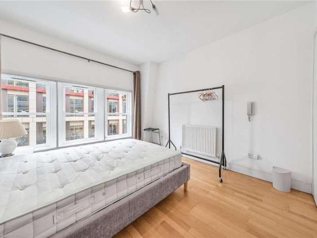 Flat for sale in Blackfriars, Lyons