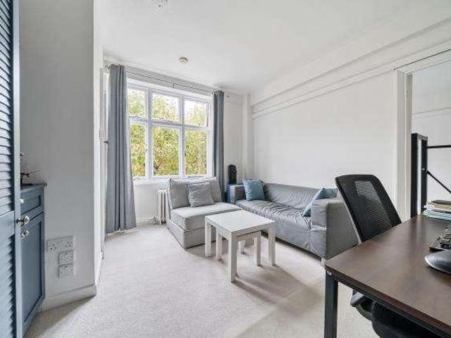 Flat for sale in St. John's Wood, Greater London