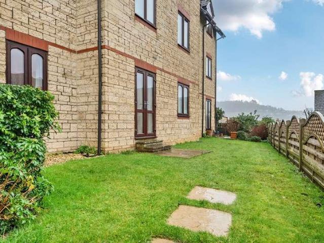 Flat for sale in Stroud, School House