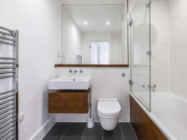 Flat for sale in Finsbury Park, Greater London