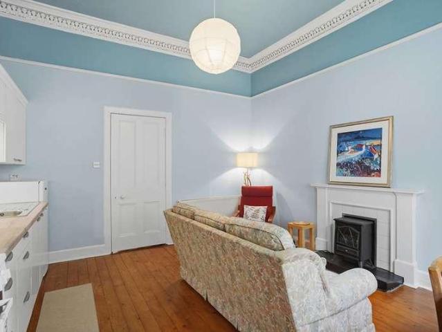 Flat for sale in Merchiston, Scotland