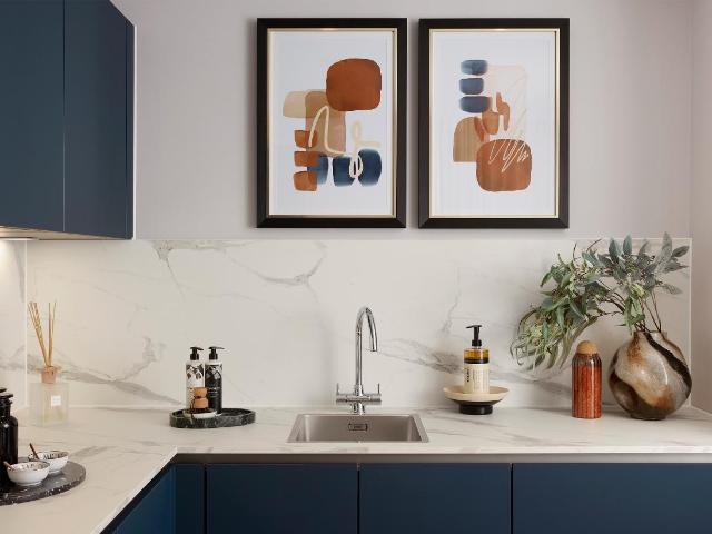 Flat for sale in London Borough of Ealing, Park Royal