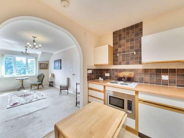 Flat for sale in Northwood, Greater London