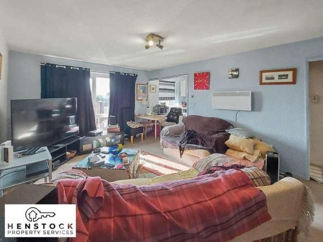 Flat for sale in Bury, Greater Manchester