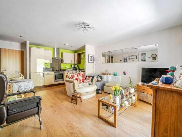 Flat for sale in Reading