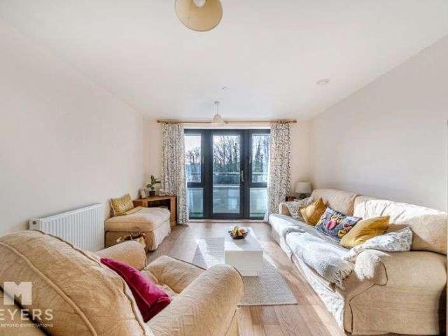 Flat for sale in Fordington