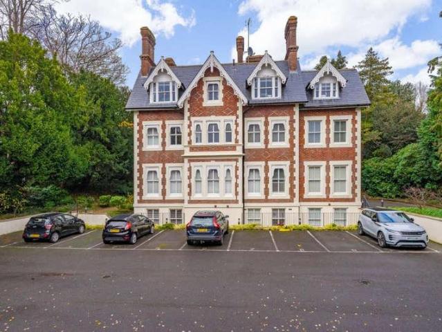 Flat for sale in St James, Sandown Park