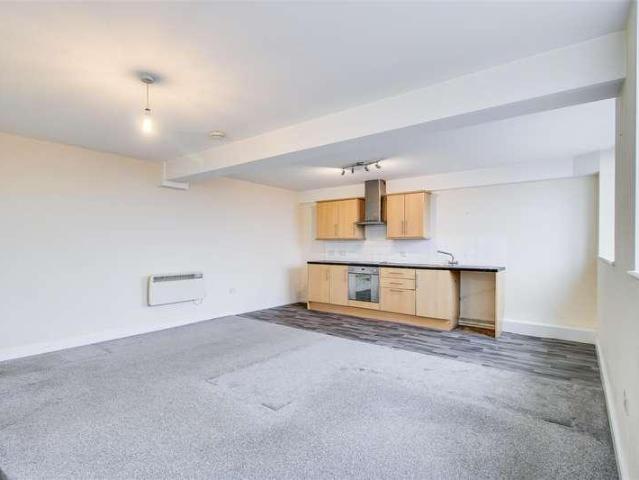 Flat for sale in Ossett, West Yorkshire