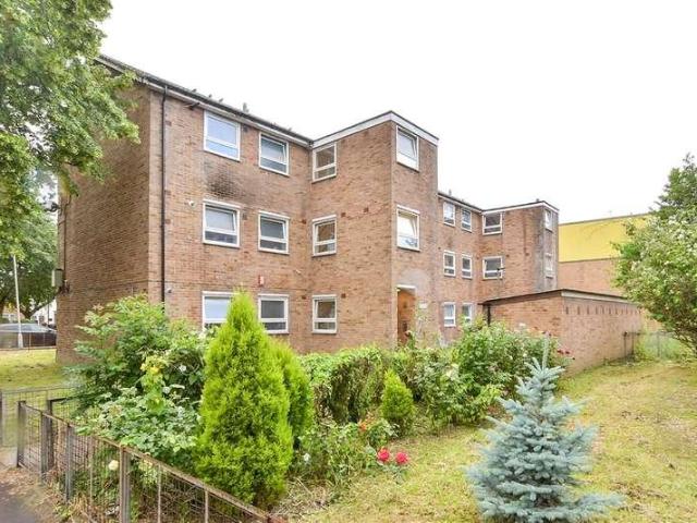 Flat for sale in Little Ilford, Greater London