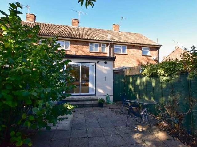 Flat for sale in Garston, Watford