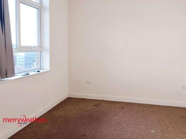 Flat for sale in Rotherham, Moorgate