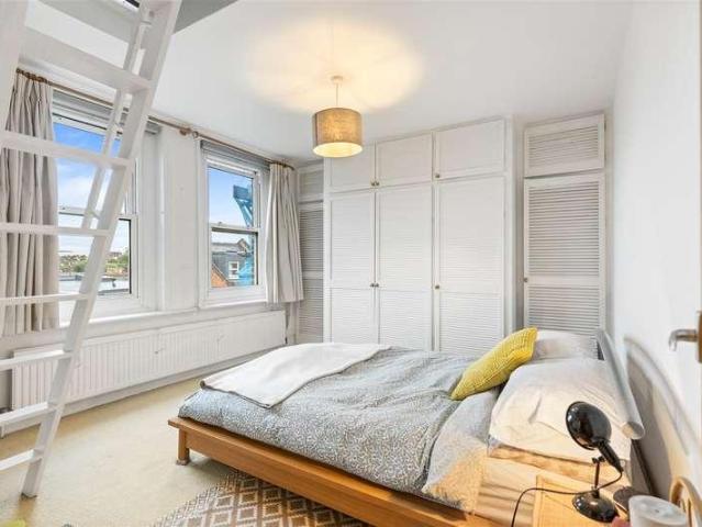 Flat for sale in Kilburn, Greater London