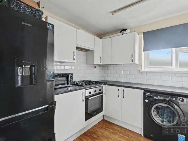 Flat for sale in Latton Bush, Harlow
