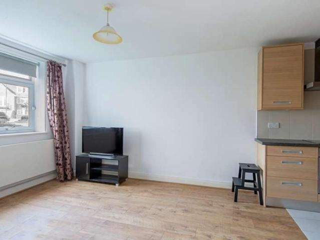 Flat for sale in Belsize Park, Greater London