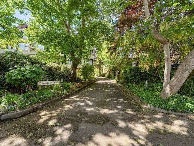 Flat for sale in The Slade, Oxfordshire