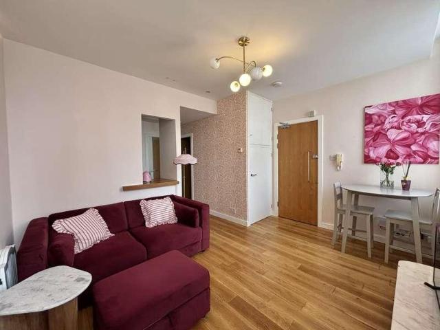 Flat for sale in Hulme, Georgia