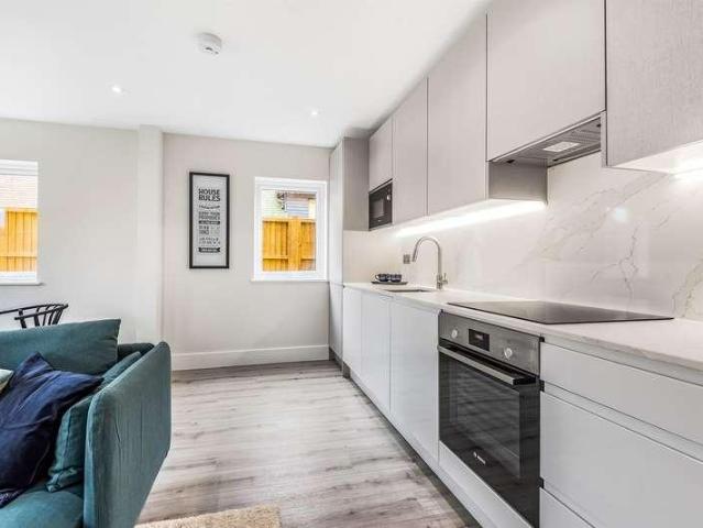 Flat for sale in Holybrook, West Berkshire
