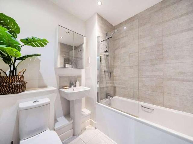 Flat for sale in Crystal Palace, Greater London