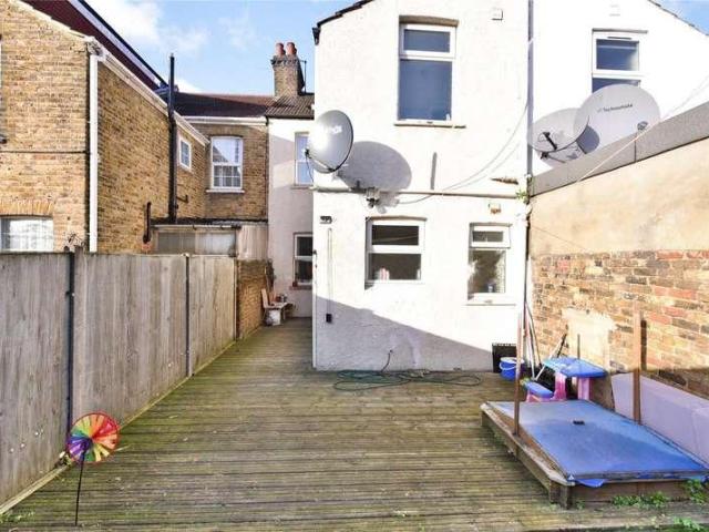 Flat for sale in Edmonton, Greater London