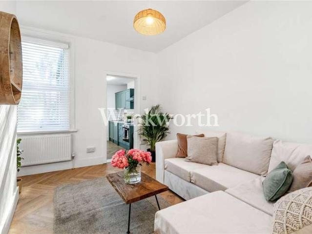 Flat for sale in Greater London