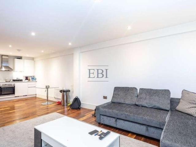 Flat for sale in Ratcliffe, Shadwell