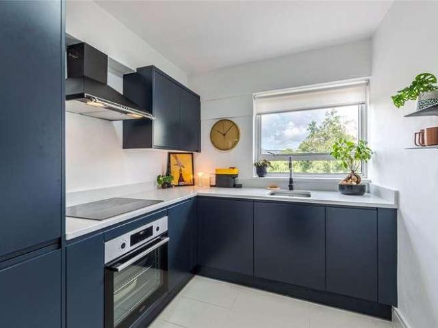 Flat for sale in Tachbrook Estate, Greater London