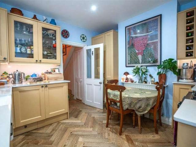 Flat for sale in Finchley, Isle Of Man