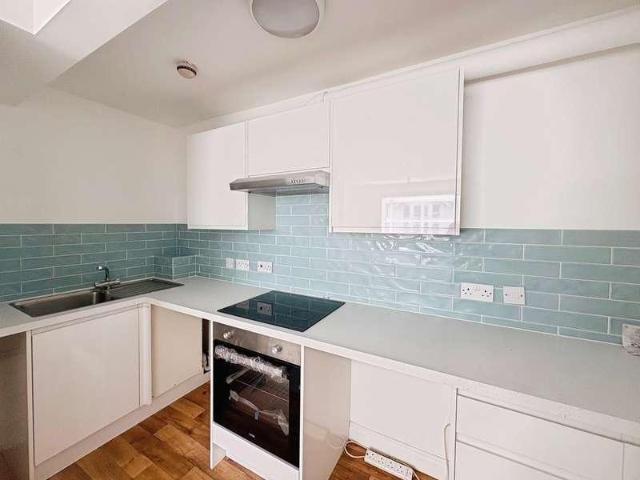 Flat for sale in East Cowes, Isle Of Wight