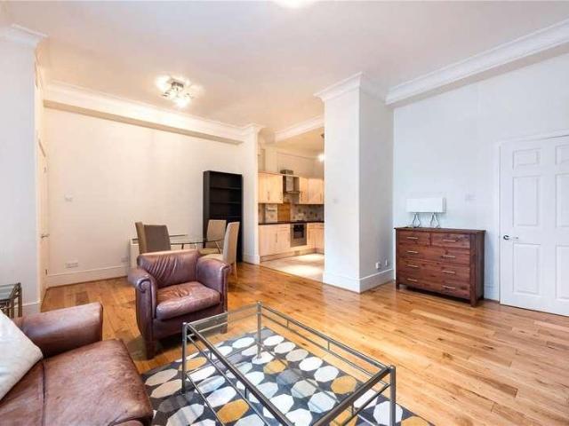 Flat for sale in Canonbury, Greater London