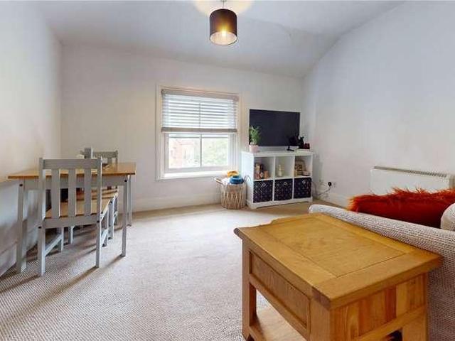 Flat for sale in Ringlestone, Midway