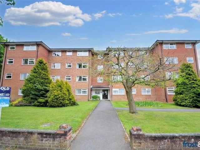 Flat for sale in Poole