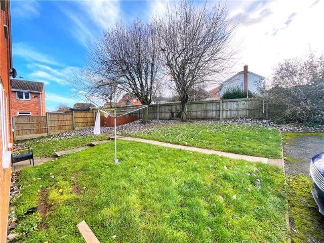 Flat for sale in Primsland, Wychavon