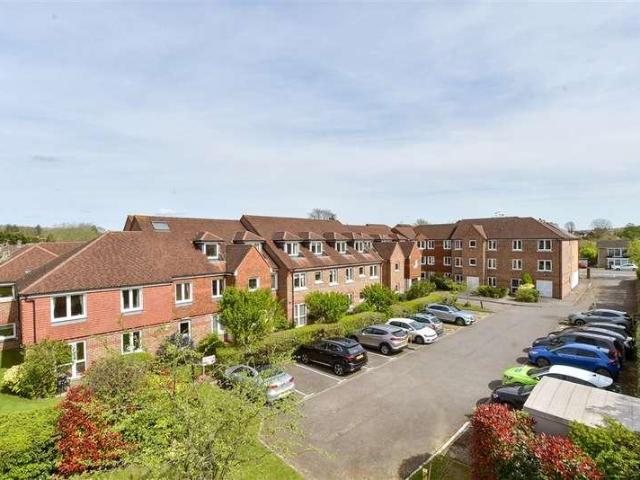 Flat for sale in Red Hill, Surrey