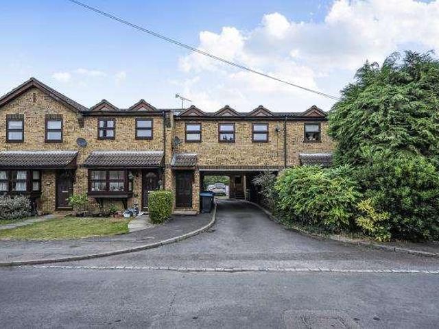 Flat for sale in Row Town, Surrey