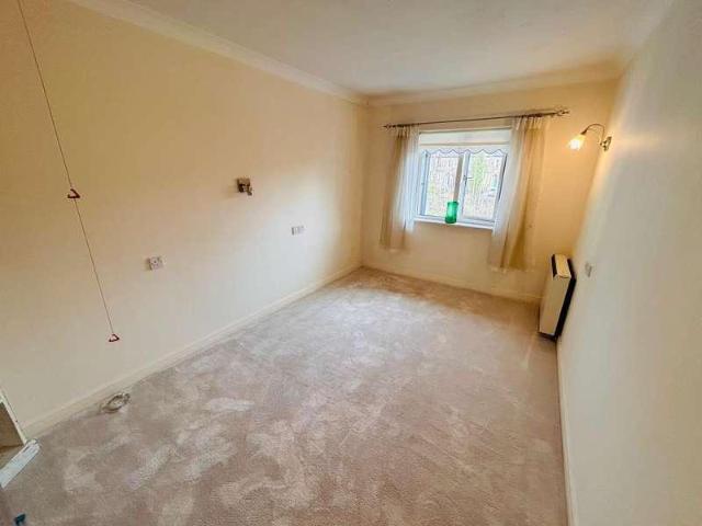 Flat for sale in Trafford Park, Greater Manchester