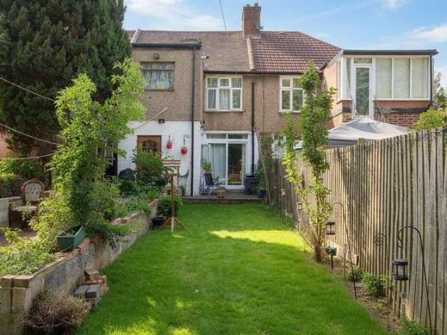 Flat for sale in Greater London