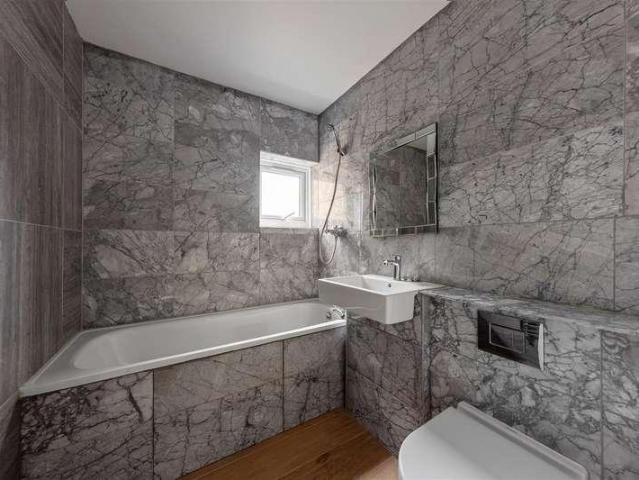 Flat for sale in West Norwood, Greater London