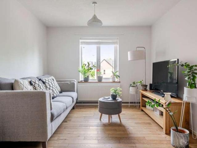Flat for sale in Three Lamps Estate, Feckenham