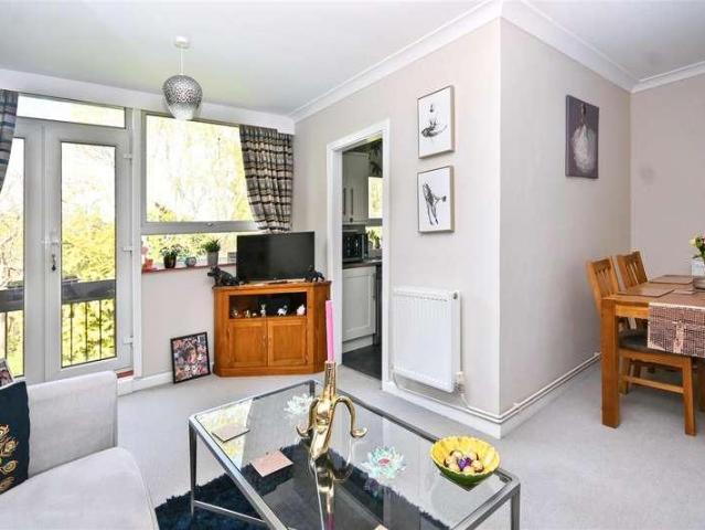 Flat for sale in Ratton, Eastbourne