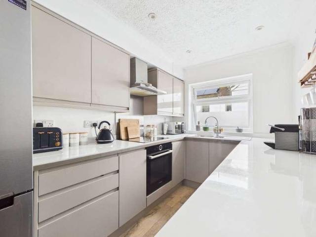 Flat for sale in Worthing, West Sussex
