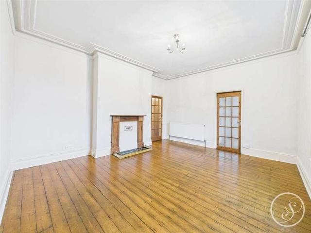 Flat for sale in Armley, West Yorkshire