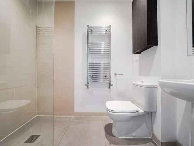 Flat for sale in Norbiton, Greater London