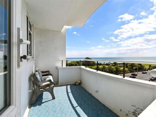 Flat for sale in Eastbourne, East Sussex